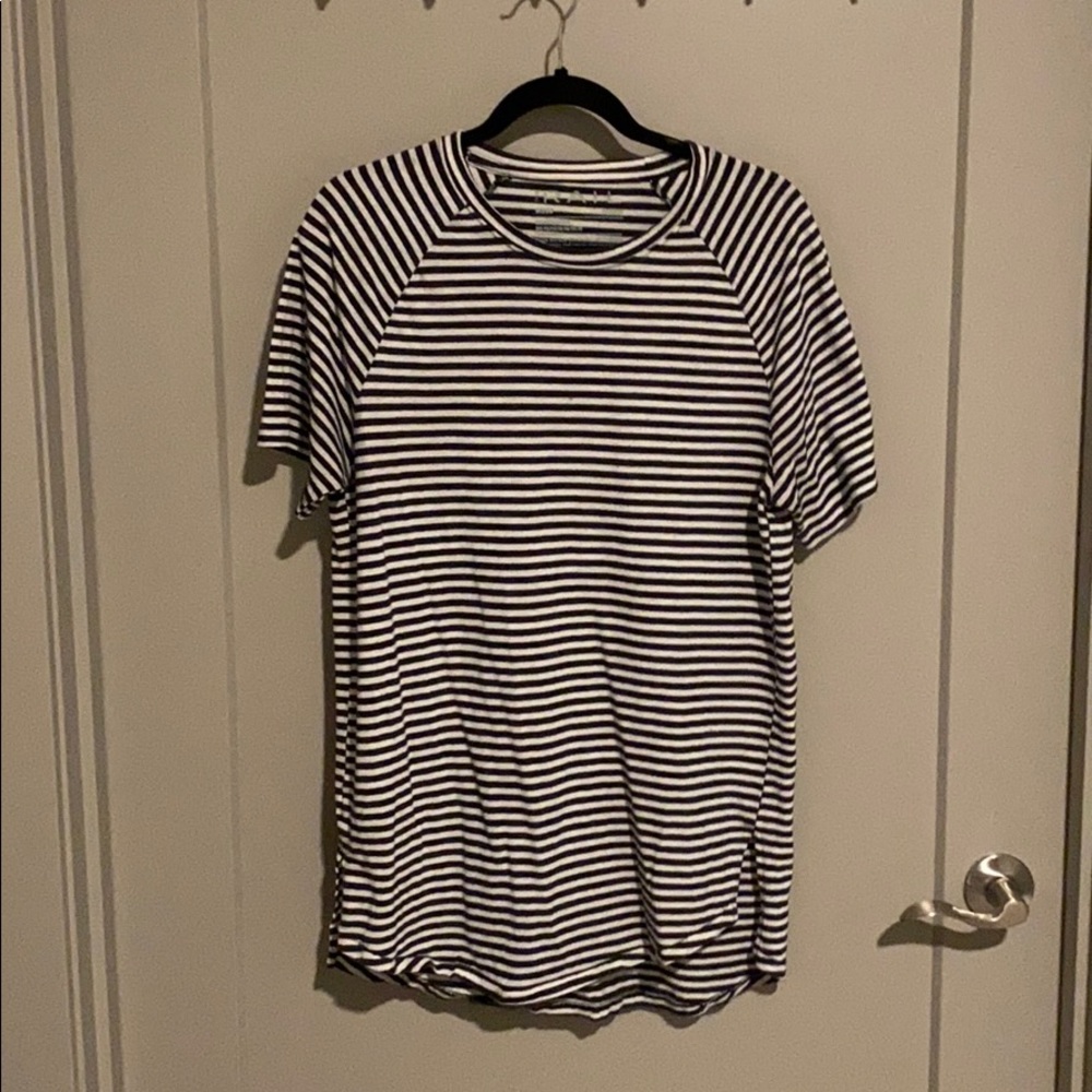 The Rail scallop tee